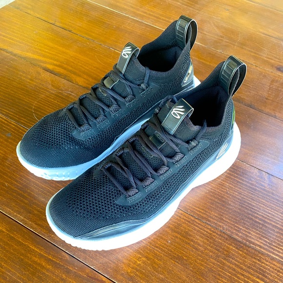 Men’s Curry Under Armour Flow - Picture 6 of 8